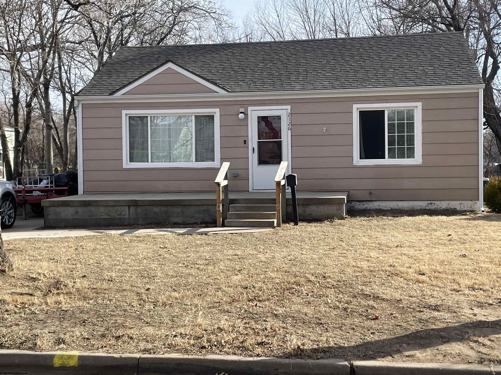 Property Photo: 2126 S Victoria St KS 67211