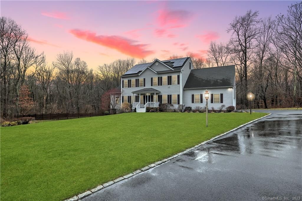 Property Photo:  19 Founders Way  CT 06477 