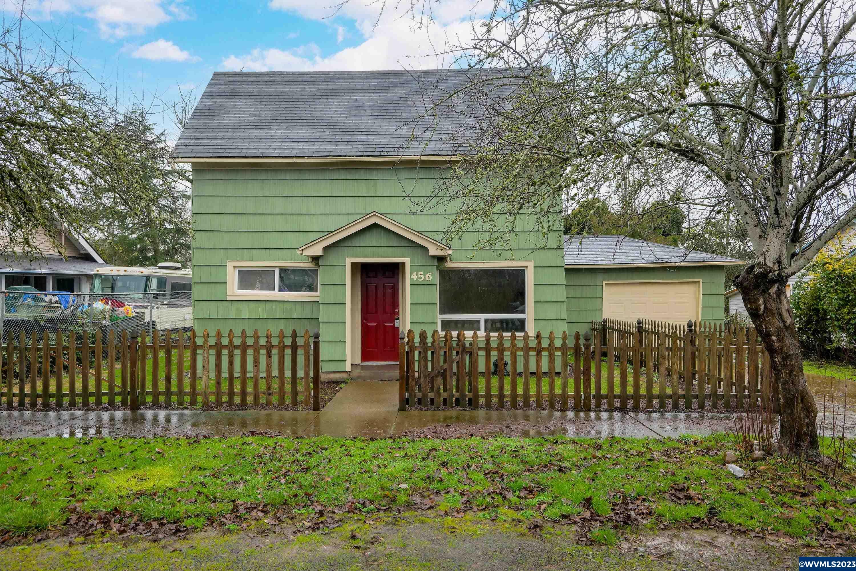 Property Photo:  456  Log Cabin St  OR 97351 