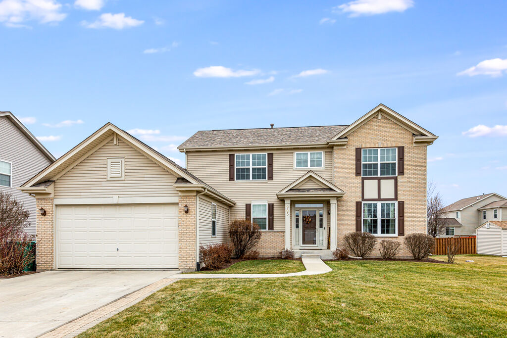 Property Photo:  905 Farmstead Lane  IL 60404 