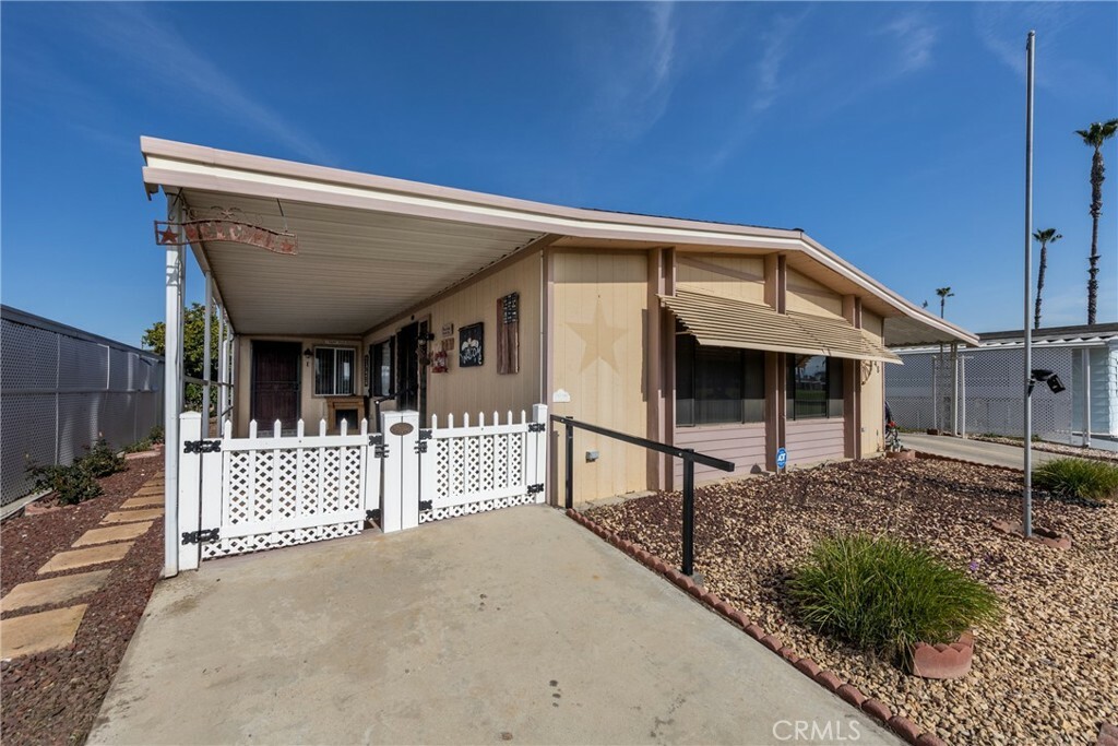 Property Photo:  601 N Kirby Street 548  CA 92545 