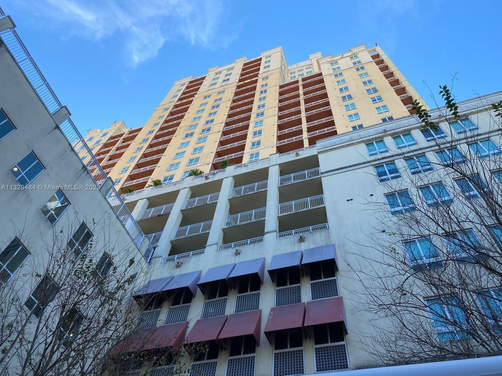 Property Photo:  7350 SW 89th St 2104S  FL 33156 