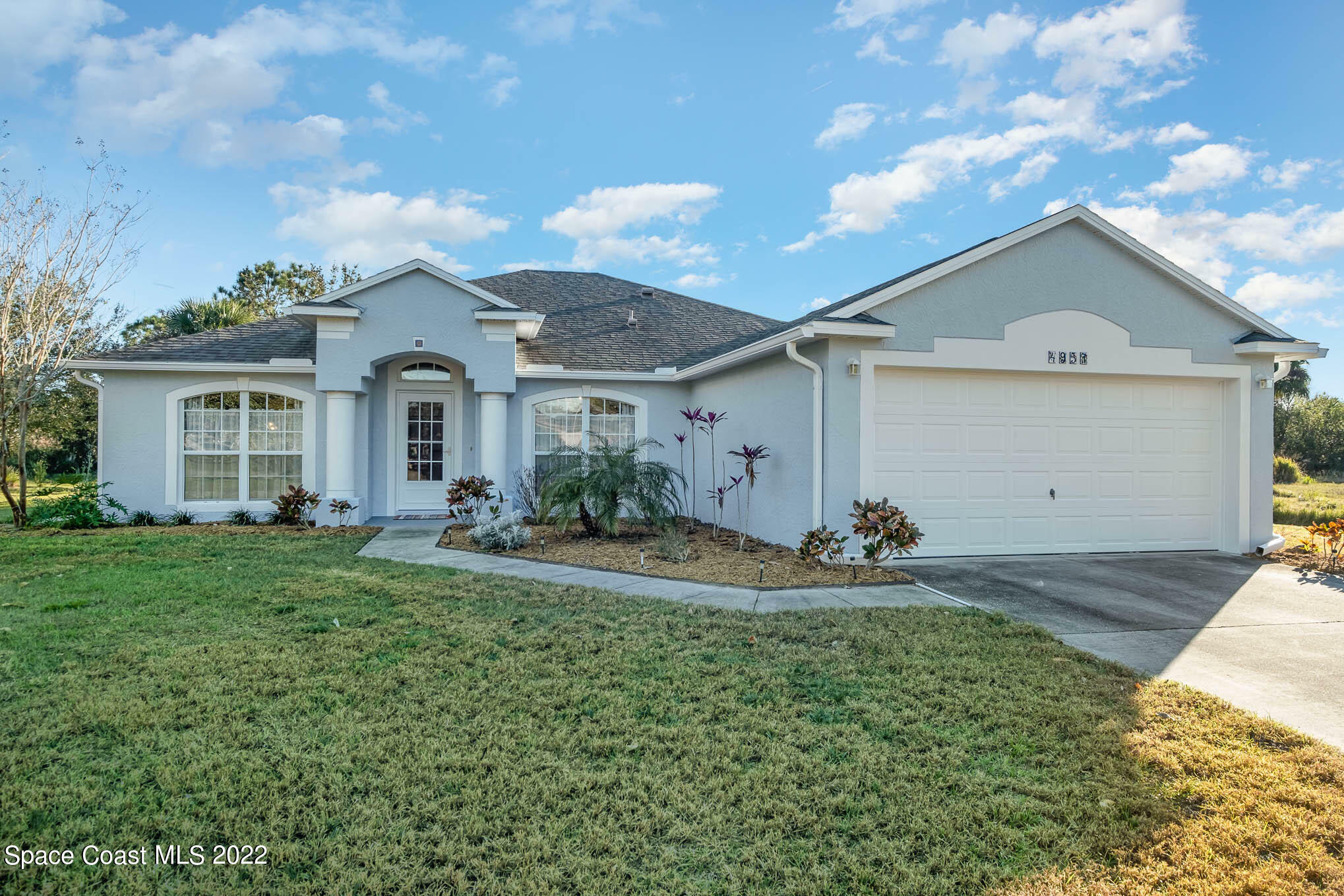 4957 Hamlin Circle  Mims FL 32754 photo