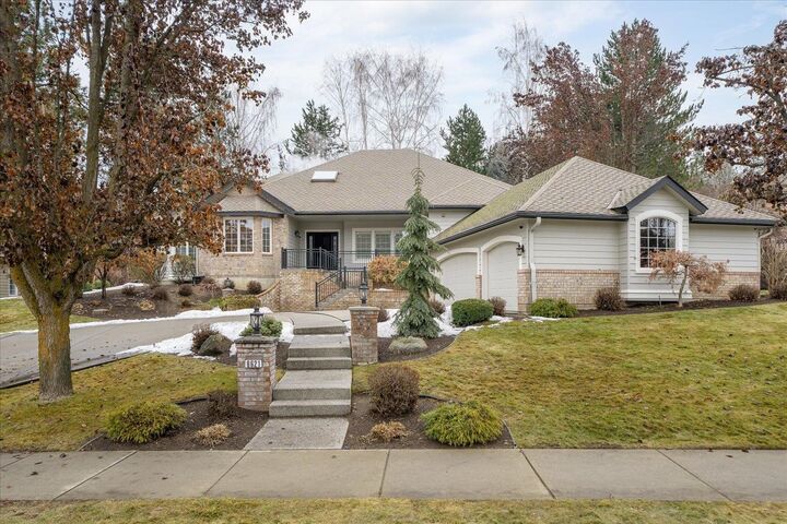 6621 S Highland Park Dr  Spokane WA 99223 photo