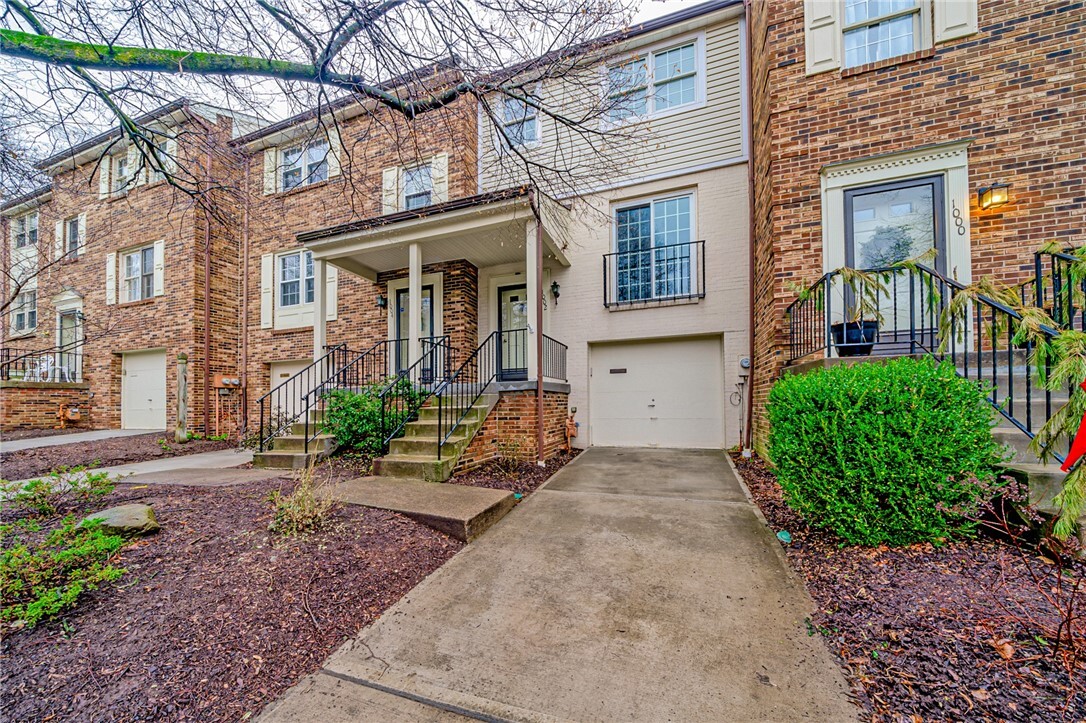 Property Photo: 1002 River Oaks Drive PA 15215