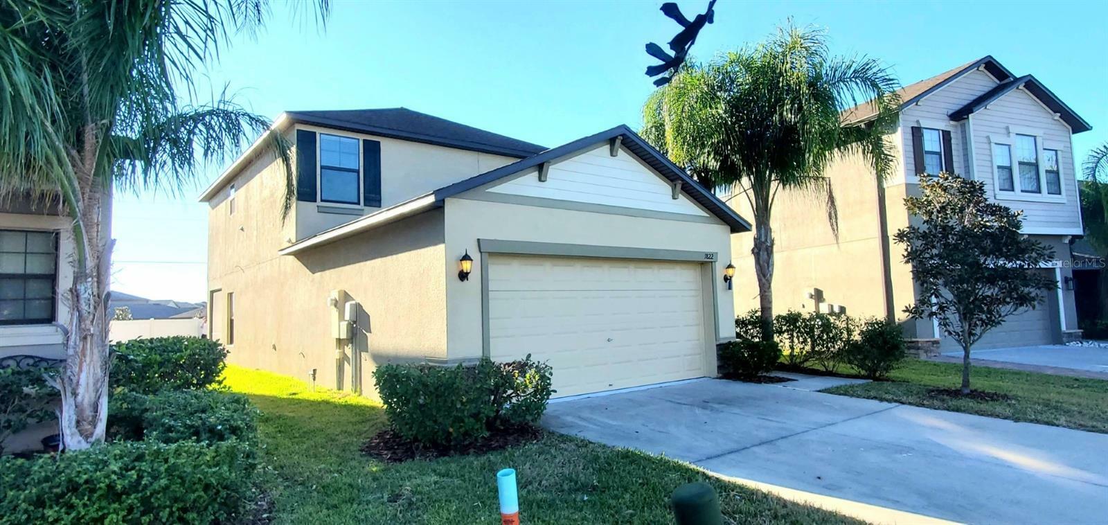 Property Photo:  1822 Hawks View Drive  FL 33570 