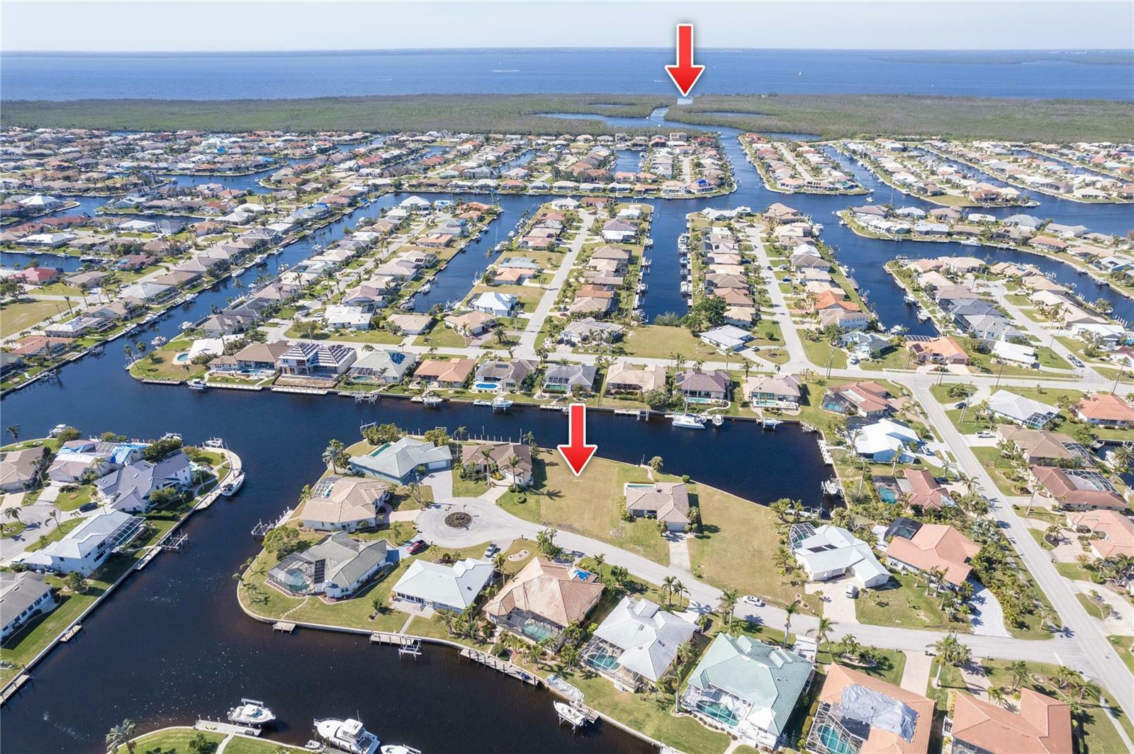Property Photo: 1127 La Salina Court FL 33950