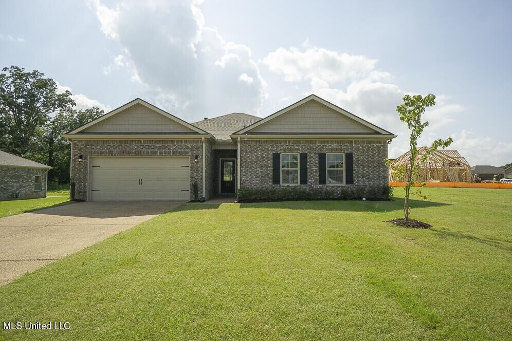 Property Photo:  19 Banks Boulevard  MS 38611 