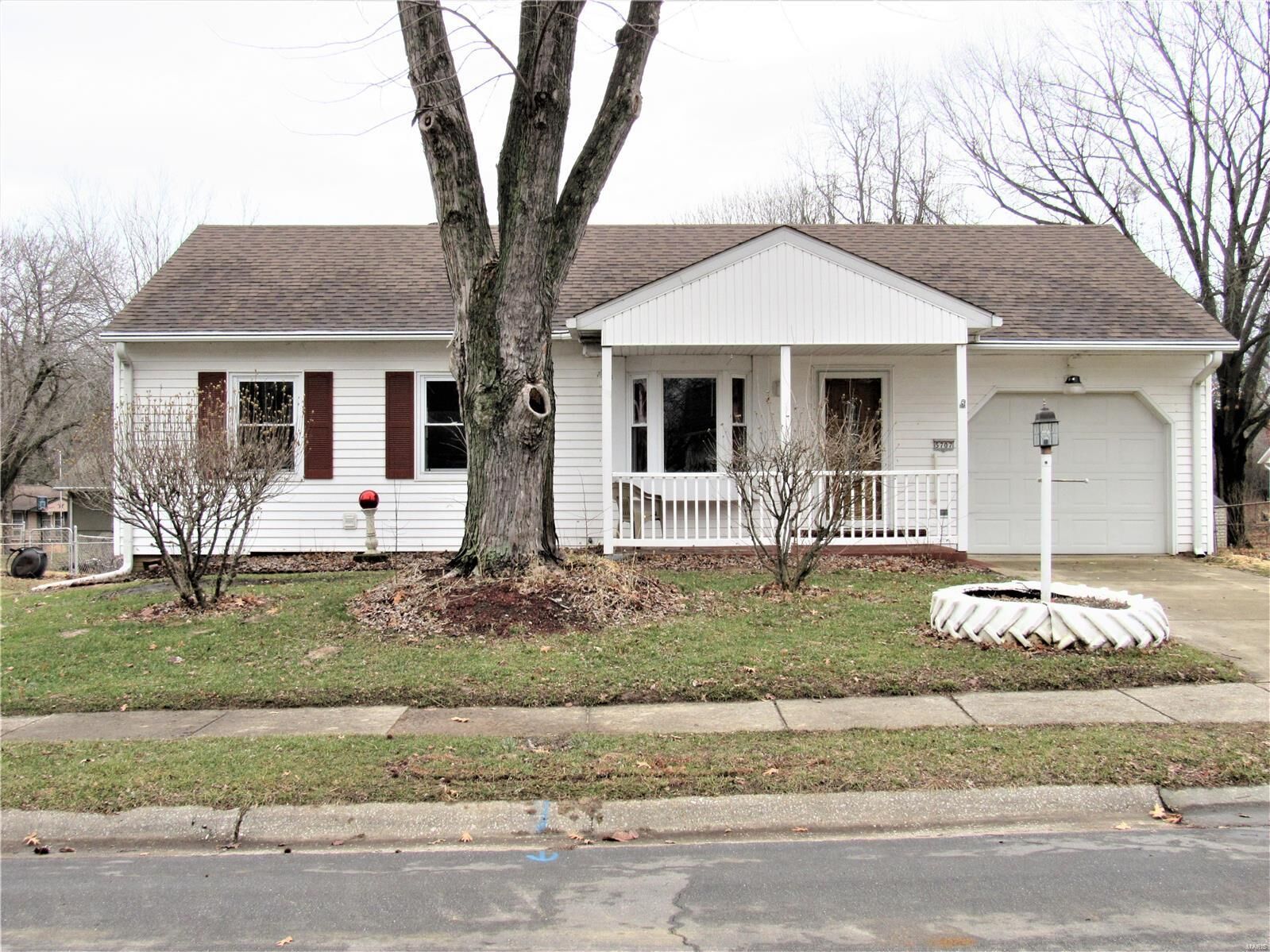 Property Photo:  5707 King Arthur Lane  IL 62035 