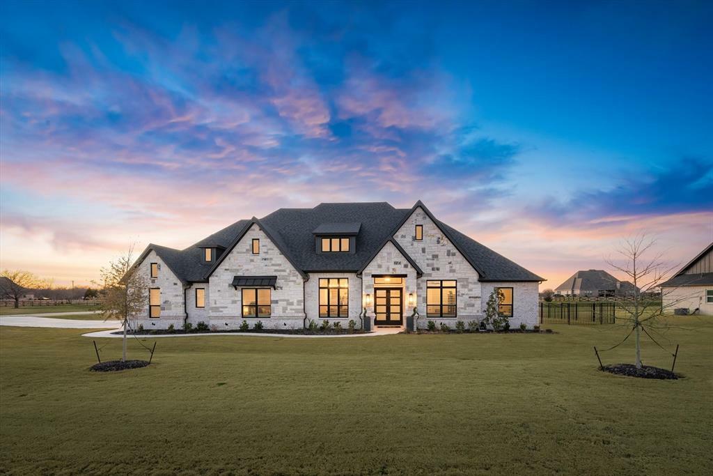 Property Photo: 3500 Stardust Lane TX 76226