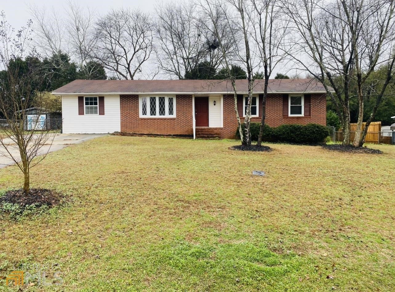 Property Photo: 213 Hilltop Drive GA 31069