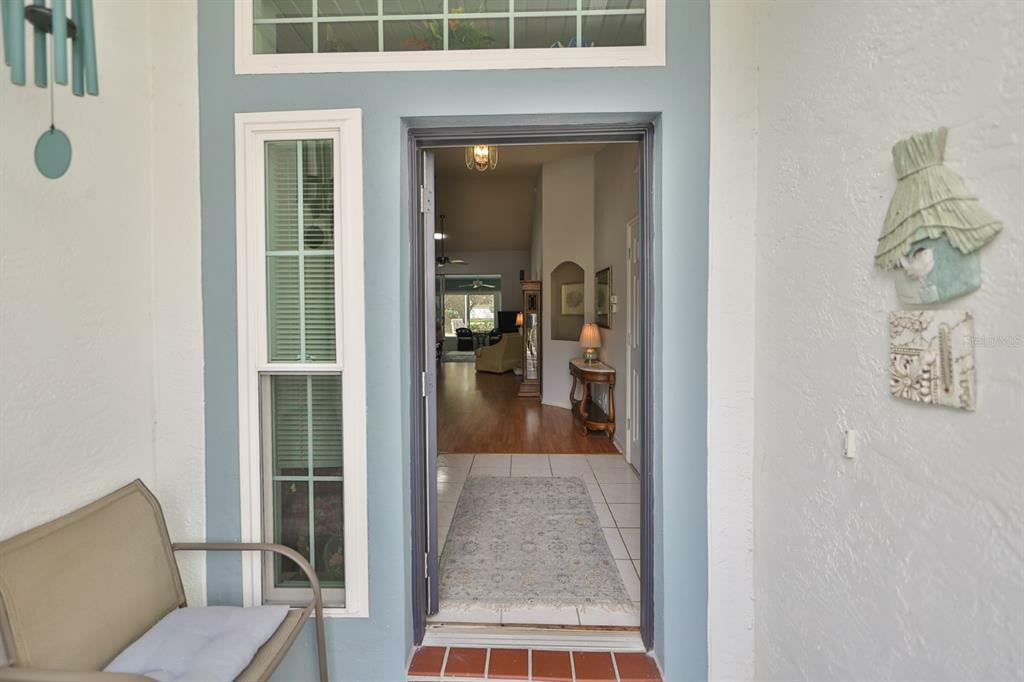 Property Photo:  918 Oxford Park Drive  FL 33573 