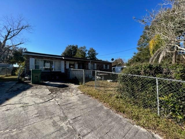 Property Photo: 2115 Parkview Avenue FL 34748