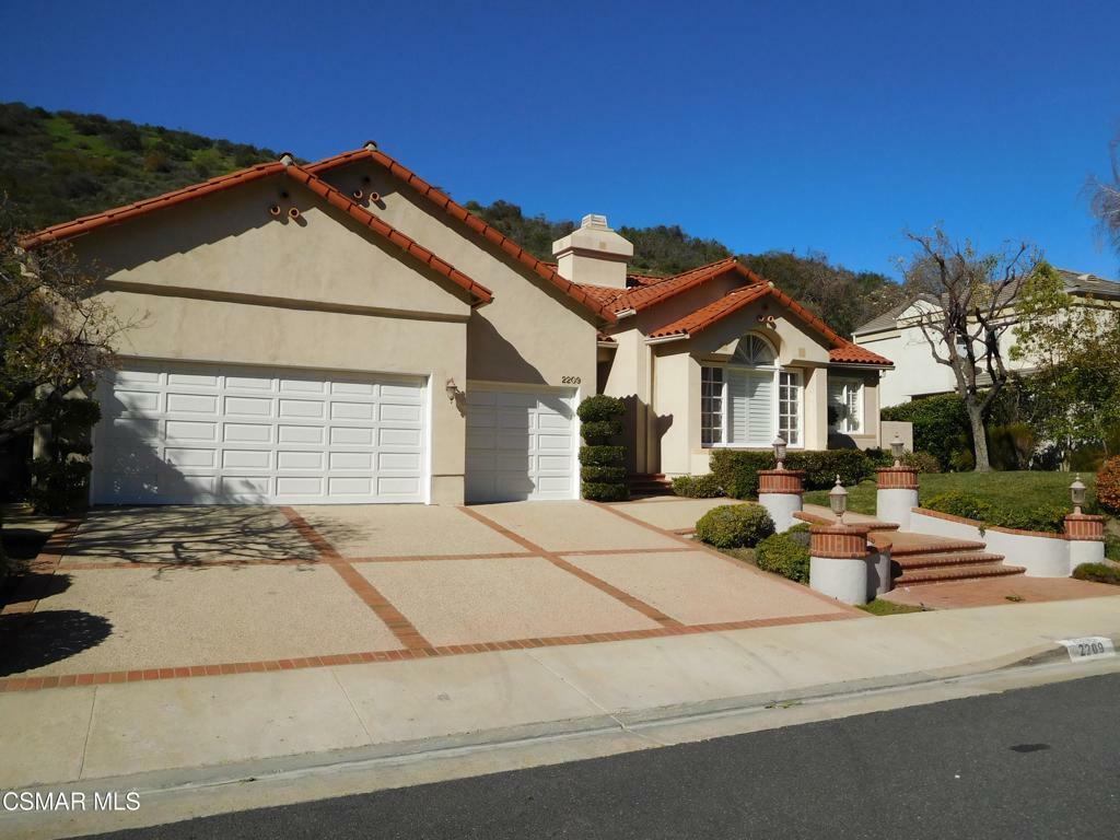 Property Photo:  2209 Kirsten Lee Drive  CA 91361 