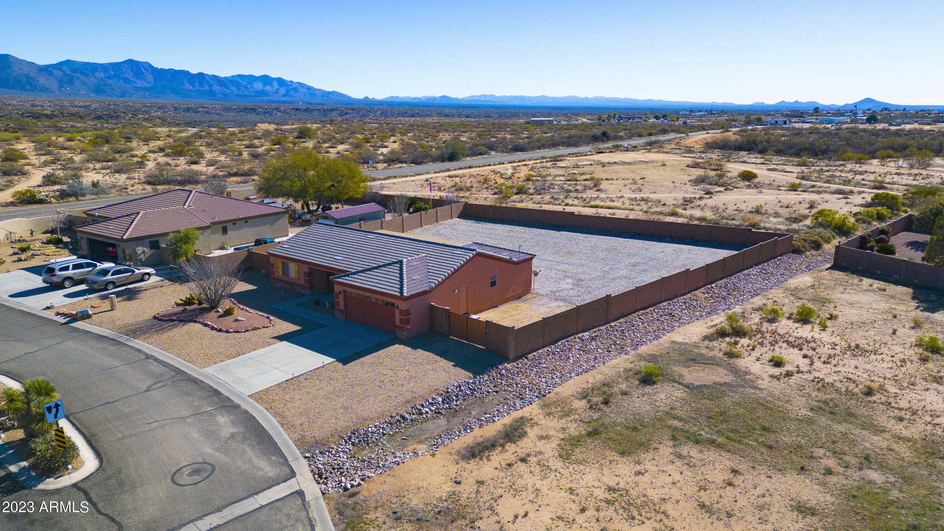 Property Photo:  22521 W Weaver Valley Drive  AZ 85332 