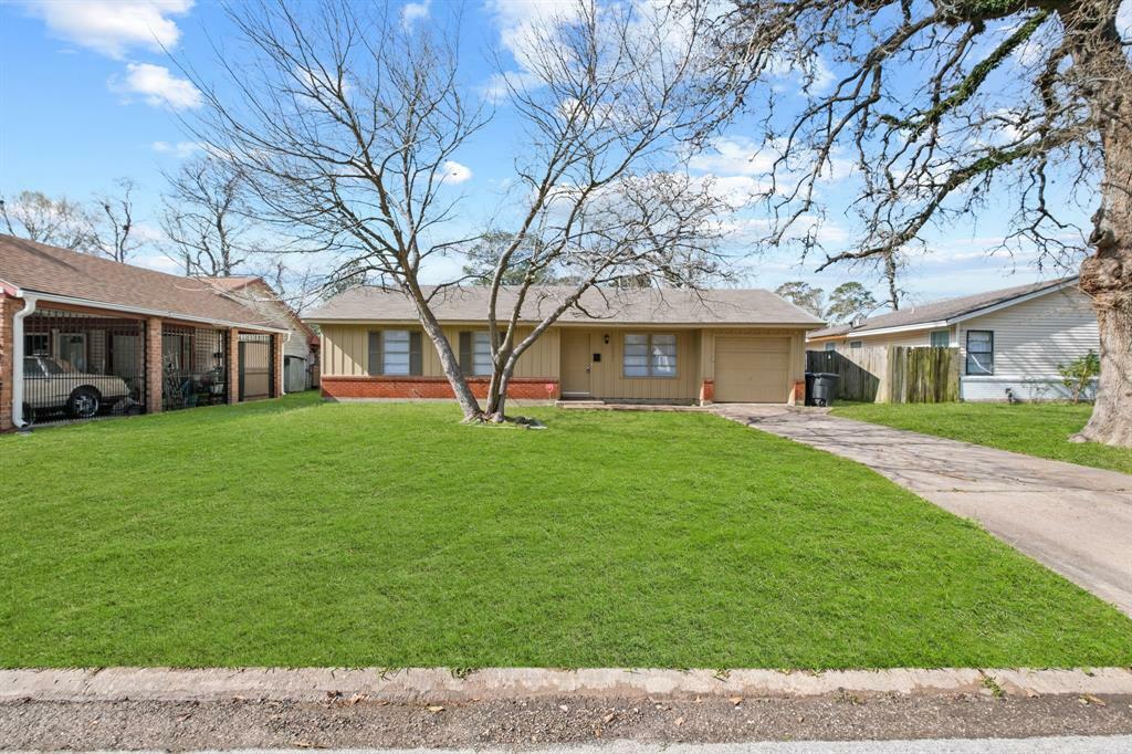 Property Photo:  10331 Bretton Drive  TX 77016 