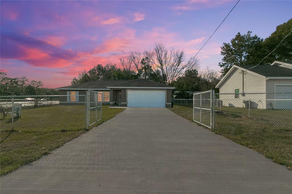 Property Photo:  13460 SE 47th Avenue  FL 34420 