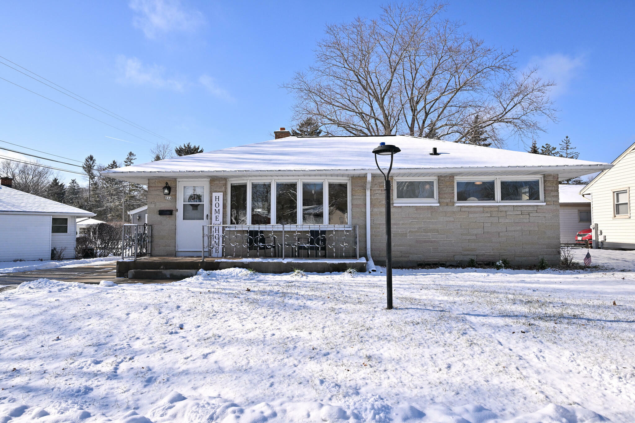 Property Photo:  844 Meadowbrook Dr  WI 53090 