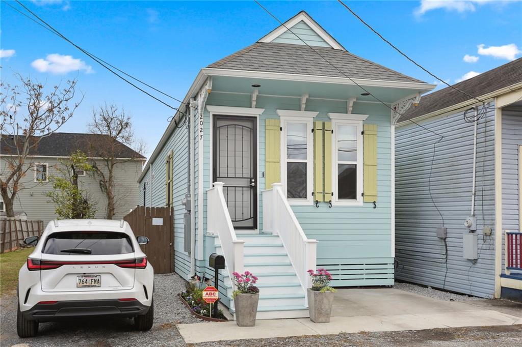 Property Photo:  2027 Annette Street  LA 70116 