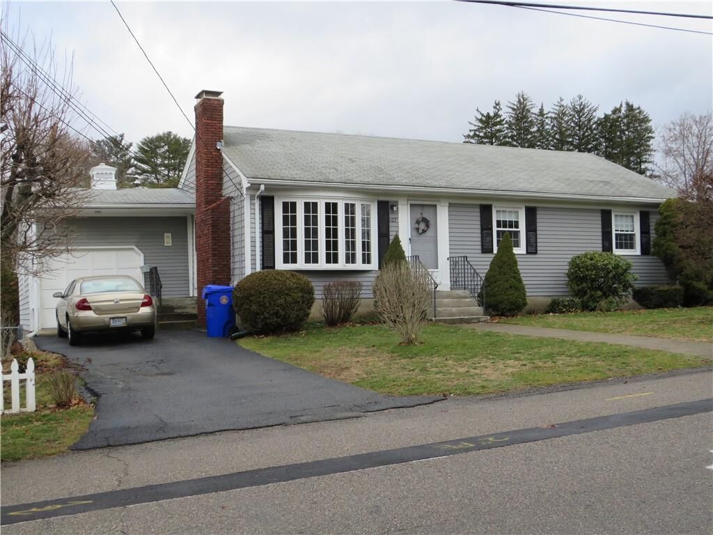 Property Photo: 107 Homewood Av RI 02911