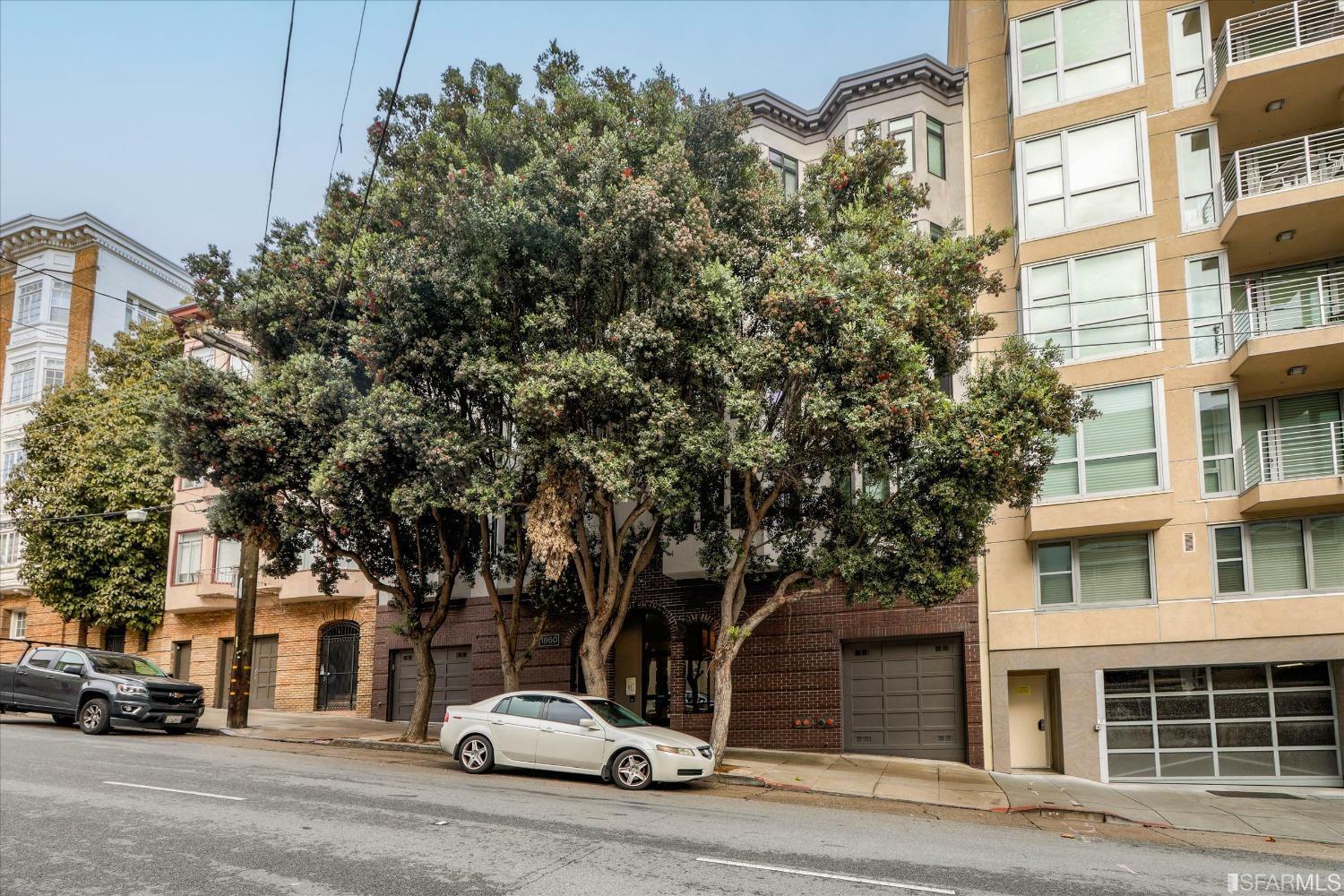 Property Photo: 1860 Washington 102 CA 94109