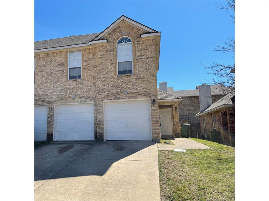 Property Photo: 4006 Cottage Park Court TX 76013