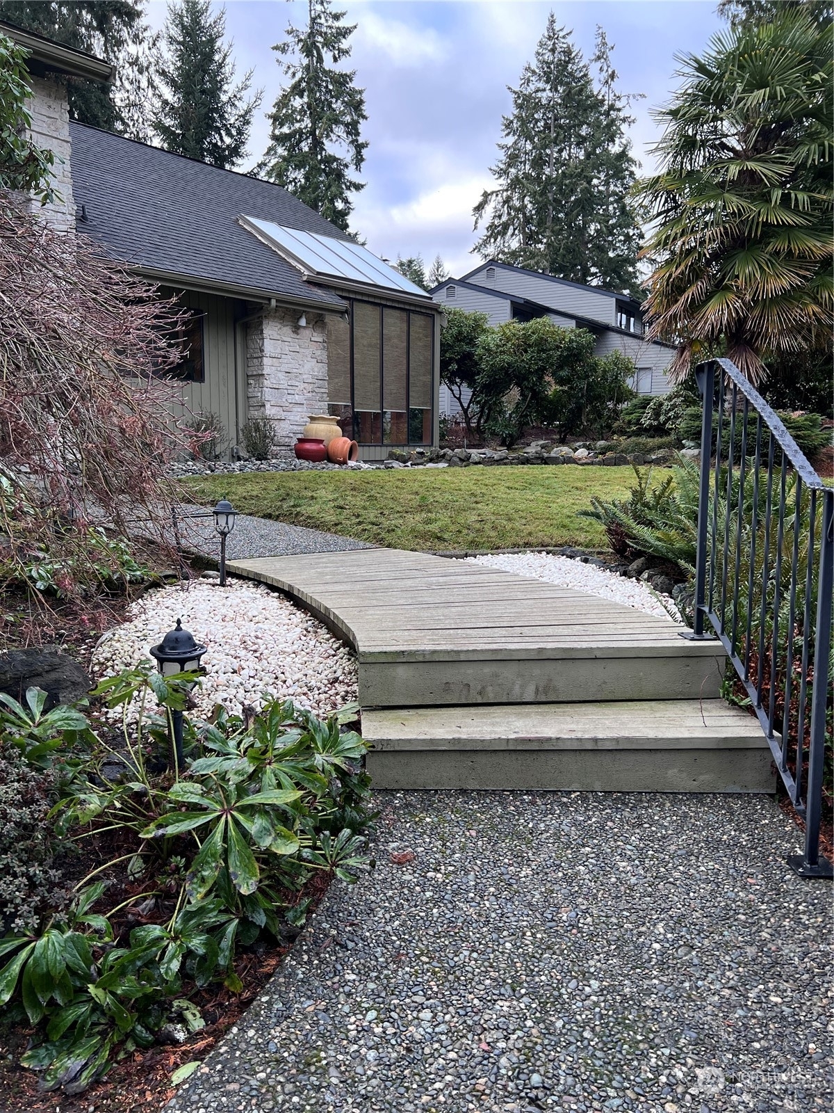 Property Photo:  121 Fairway Place  WA 98362 