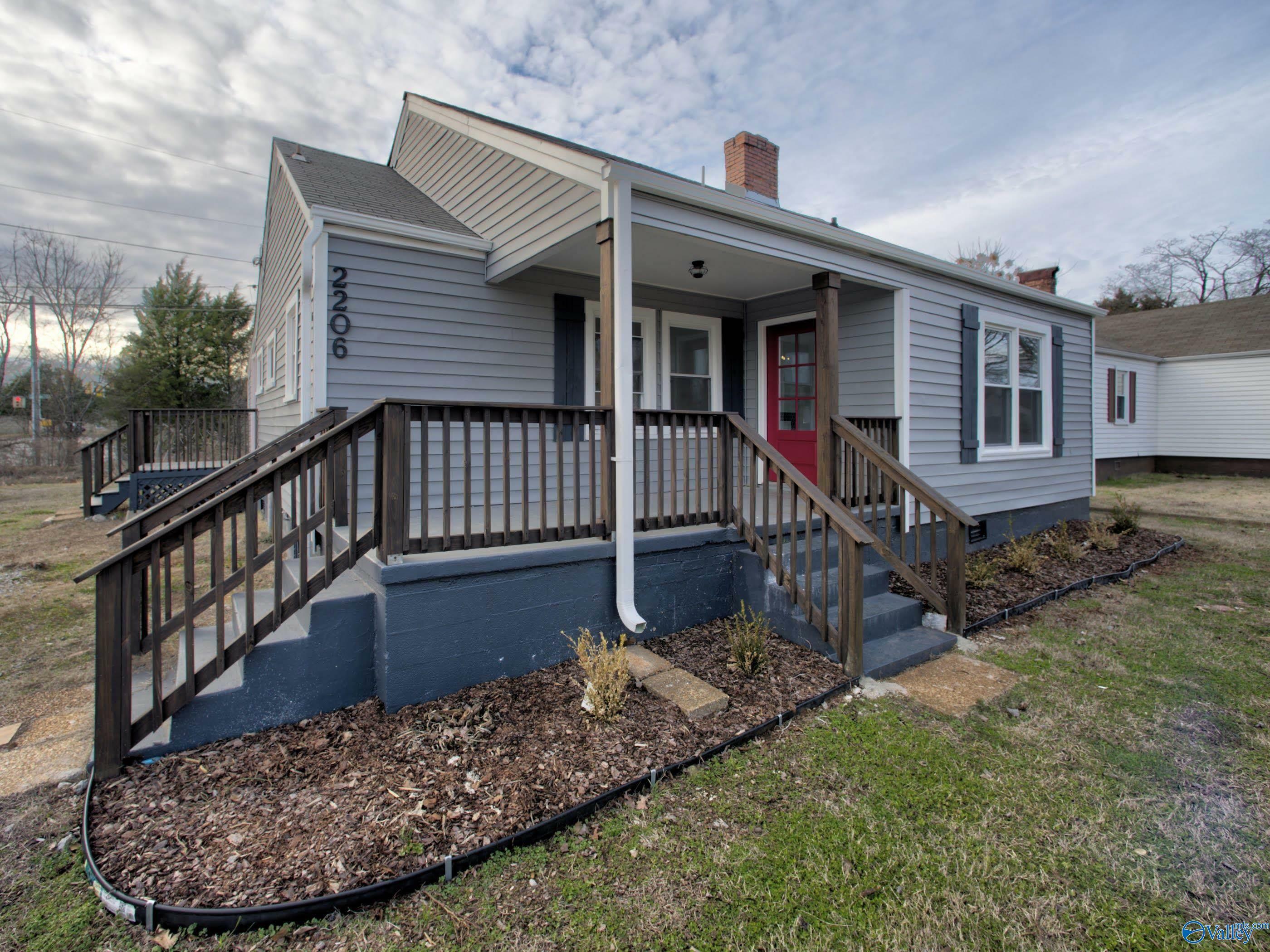 Property Photo: 2206 Sycamore Street SW AL 35805