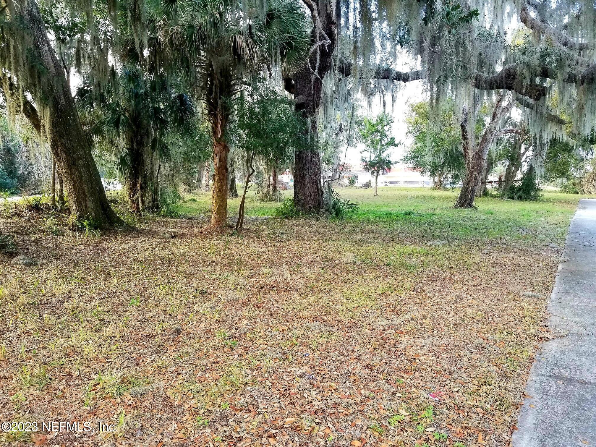 Property Photo: 1101 N Summit Street FL 32112