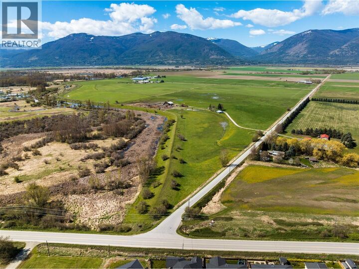 305 Kootenay River Road — photo 1