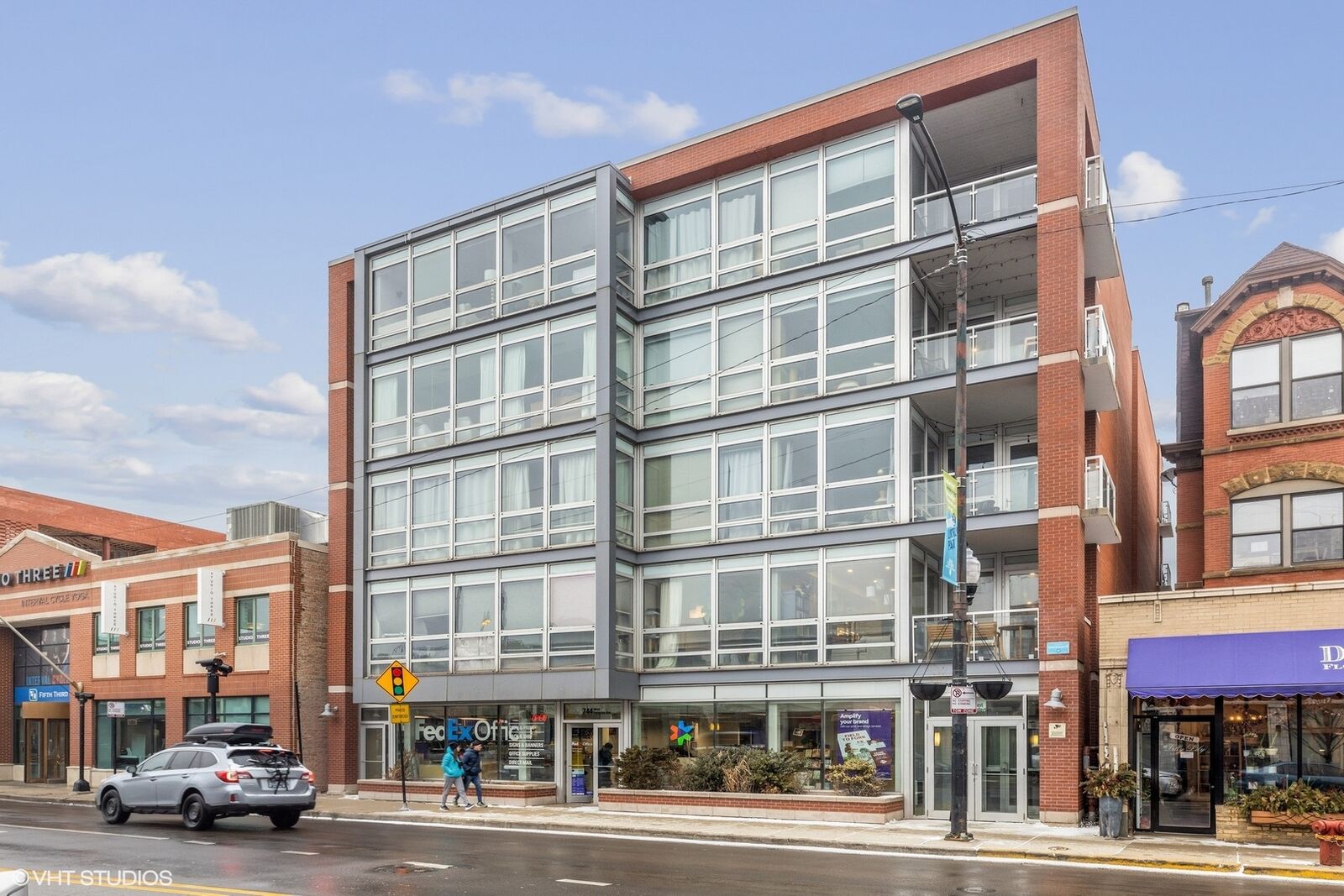 Property Photo:  744 W Fullerton Avenue 503  IL 60614 