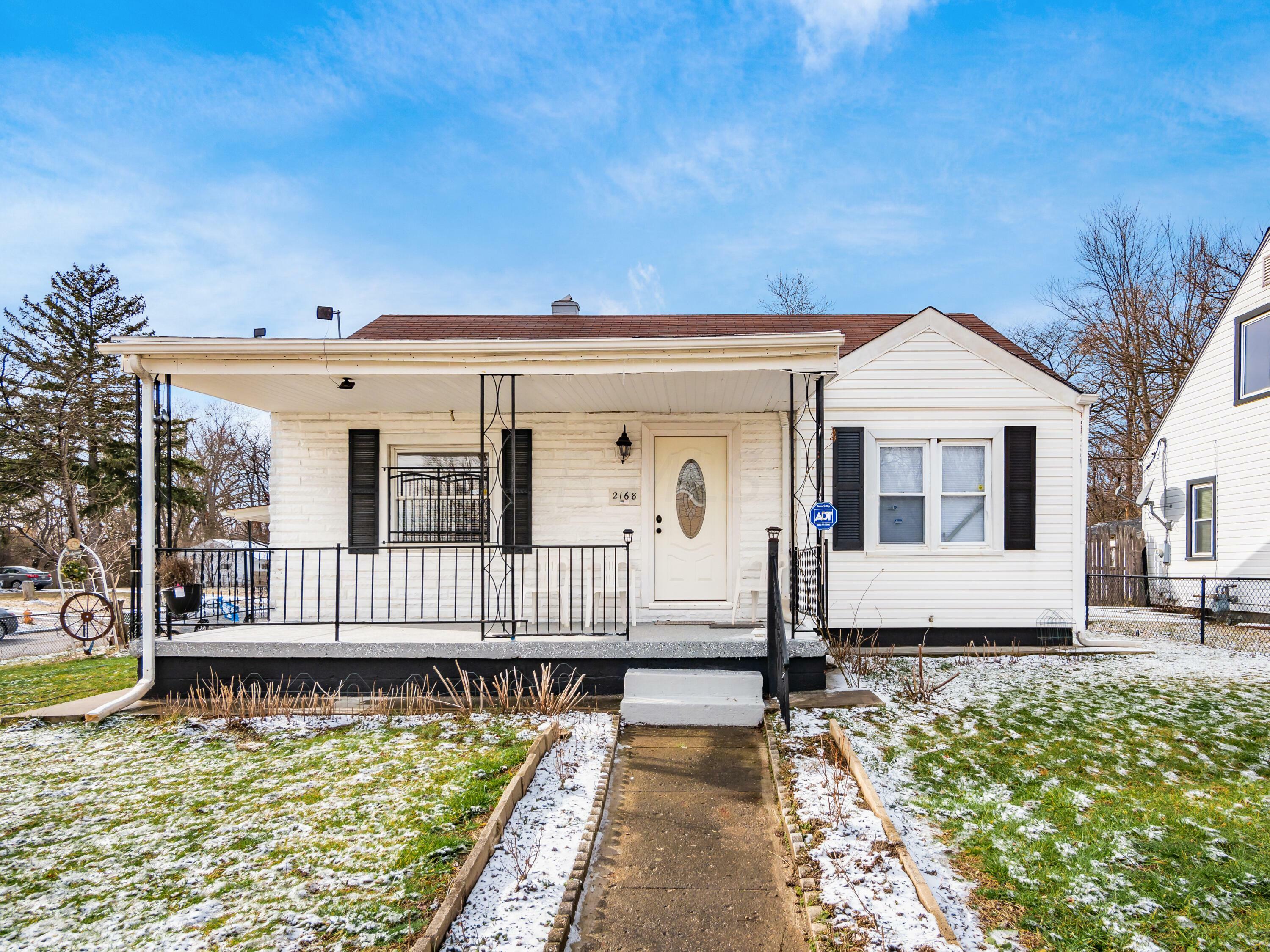 Property Photo:  2168 Delavan Drive  OH 43219 