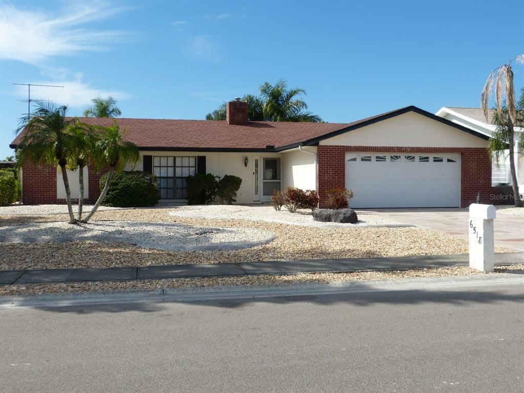 Property Photo:  6518 Bimini Court  FL 33572 