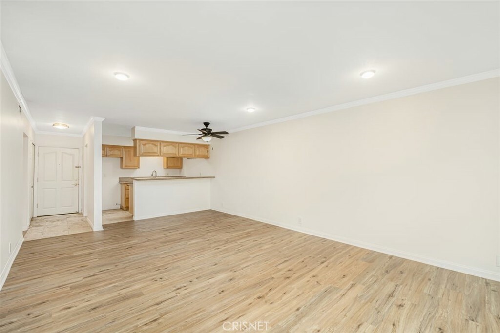 Property Photo: 14335 Huston Street 104 CA 91423