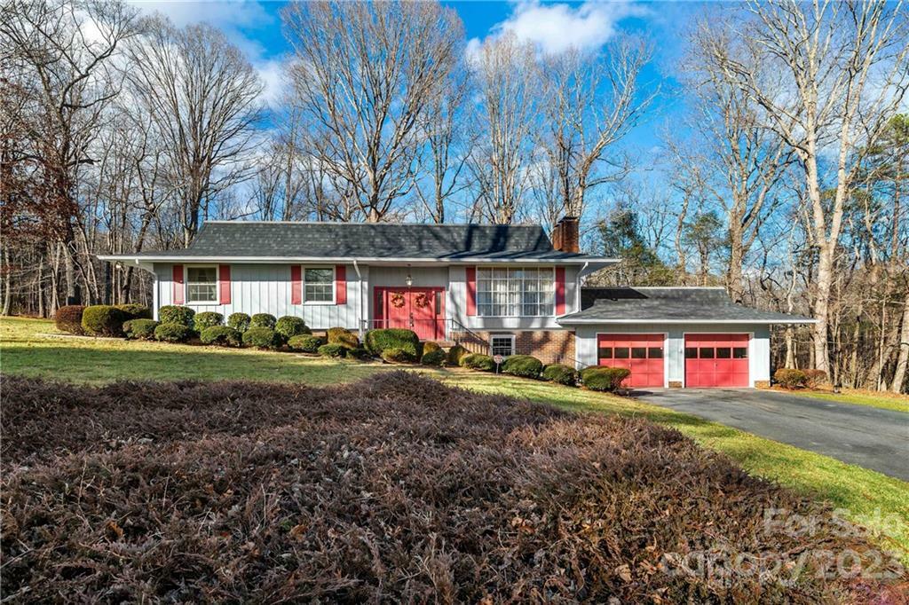 Property Photo:  213 Devonwood Drive  NC 28752 