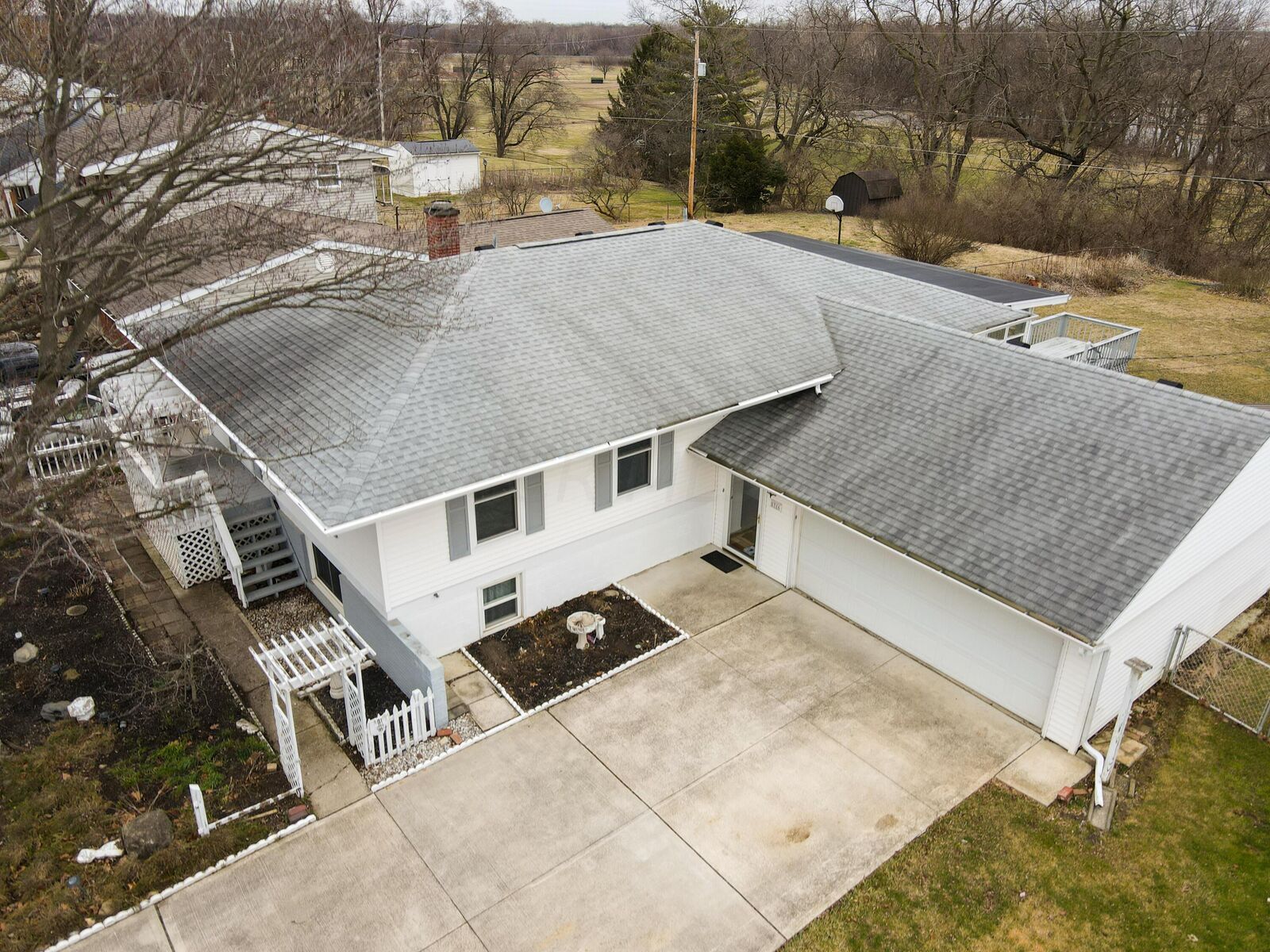 Property Photo: 5316 Edgeview Road OH 43207