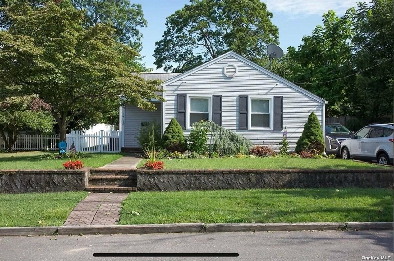 Property Photo:  35 Hartford Street  NY 11757 