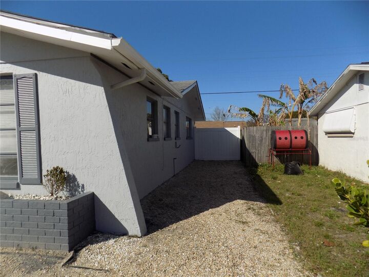 Property Photo:  7411 Sea Grape Avenue  FL 34654 