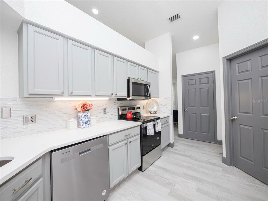 Property Photo:  3367 Summit Ln  FL 33810 