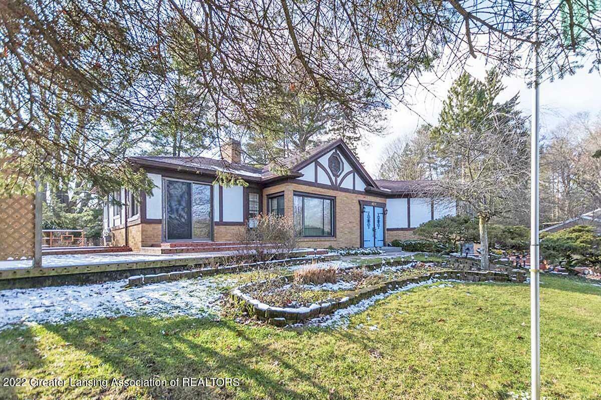 Property Photo:  4721 Nakoma Drive  MI 48864 