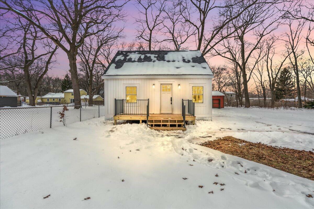 2885 McDermott Street  Norton Shores MI 49444 photo
