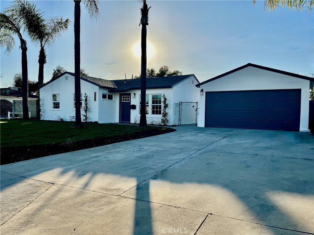 Property Photo: 5449 N Oakbank Avenue CA 91722