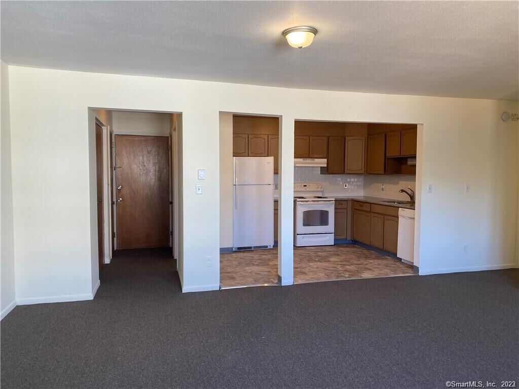 Property Photo: 986 Whalley Avenue F1 CT 06515