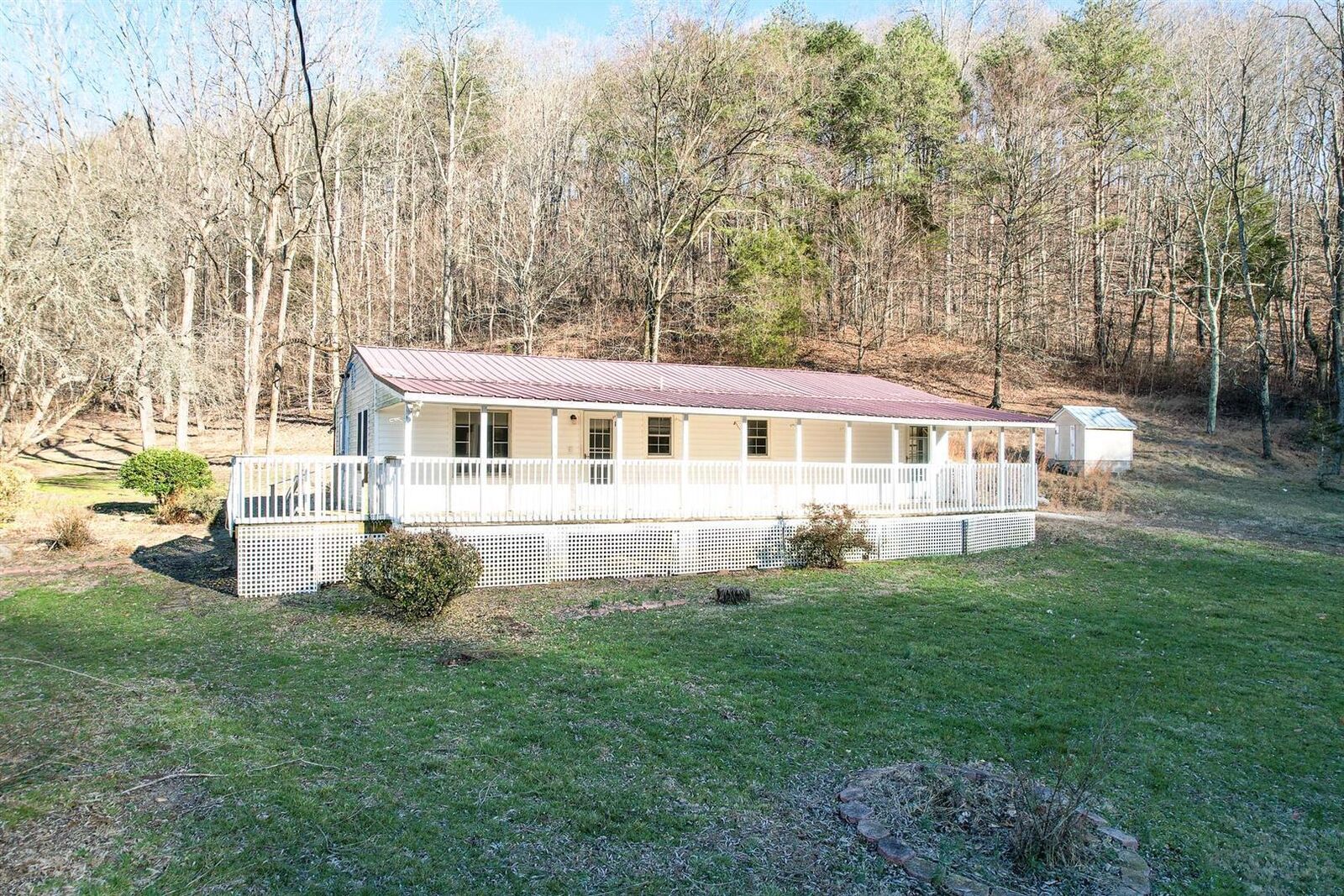 Property Photo: 800 Belle Road TN 37641