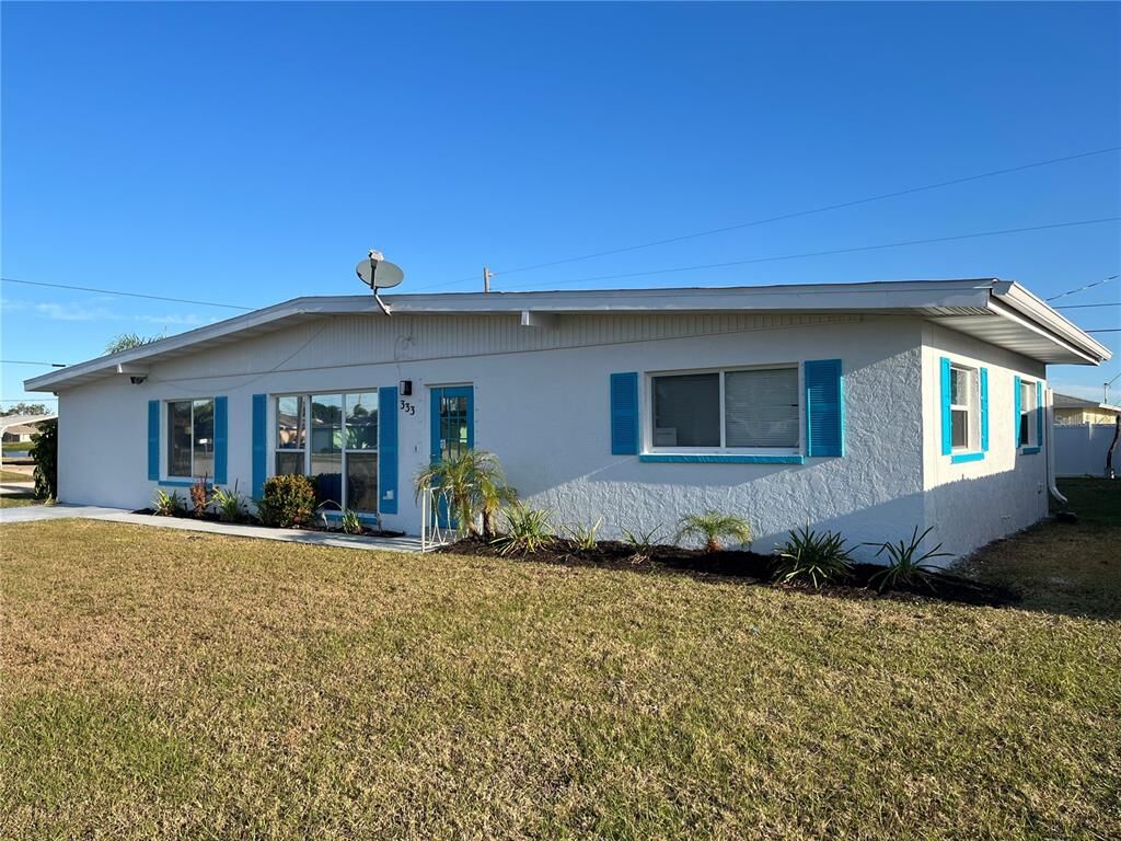 Property Photo: 333 Shamrock Boulevard FL 34293