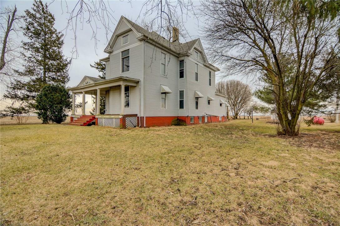 5769 E Andrews Street Road  Dalton City IL 61925 photo