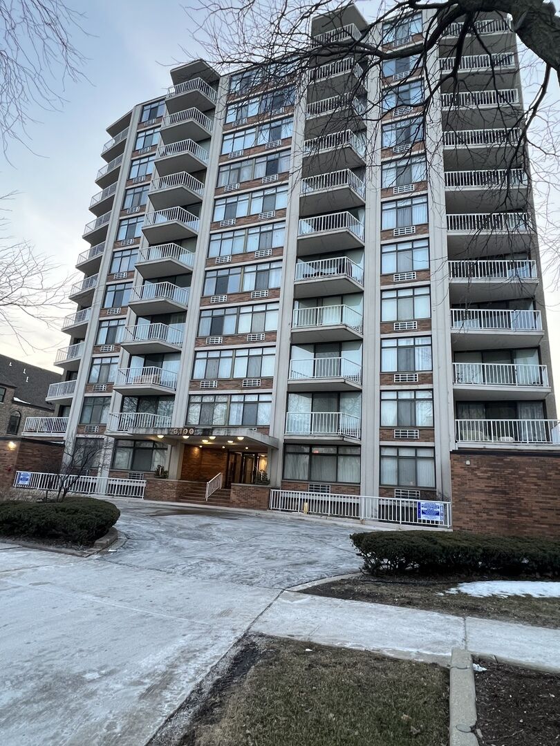 Property Photo:  3100 S King Drive 803  IL 60616 