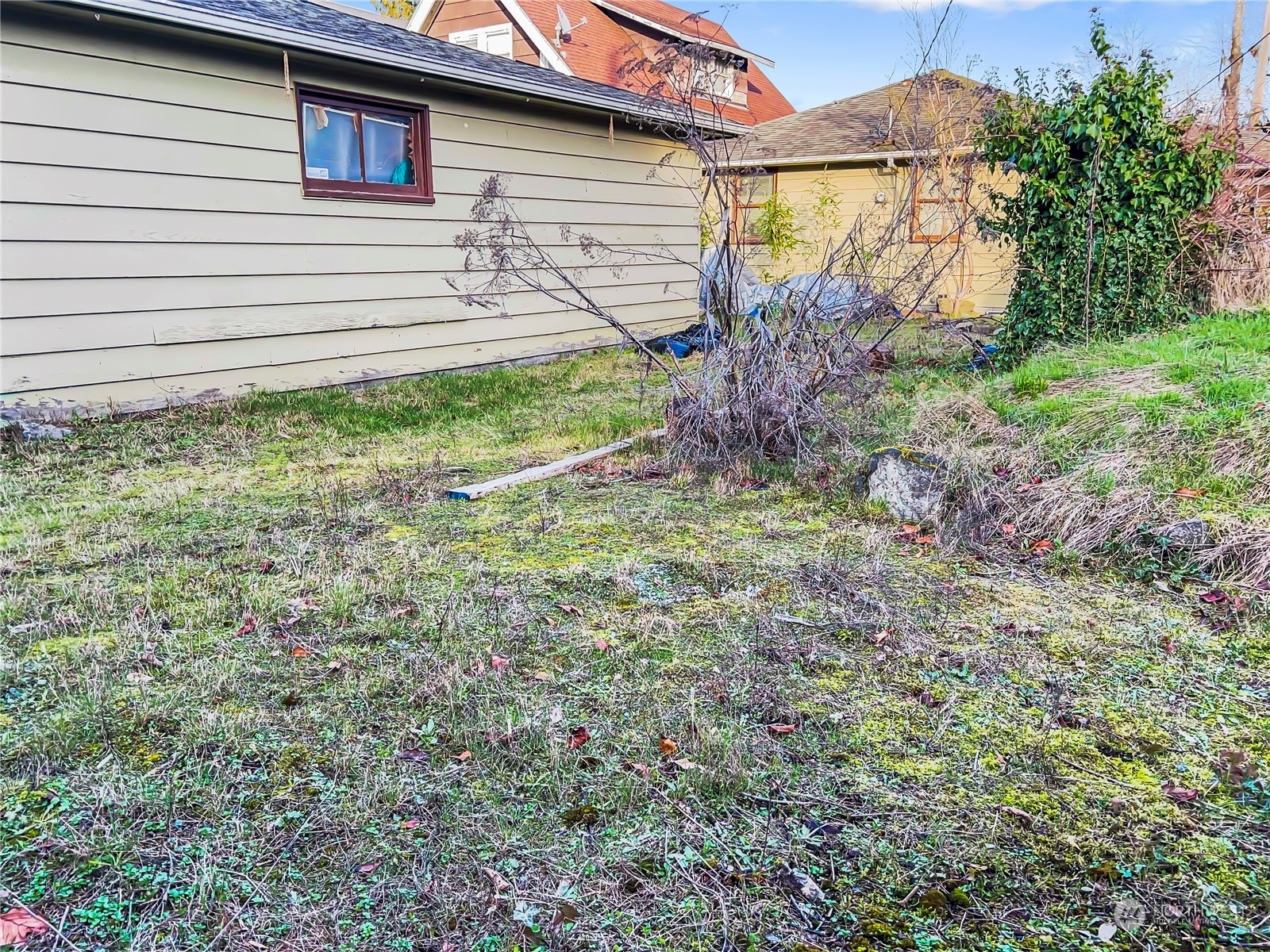 Property Photo: 2135 6th Avenue W WA 98119