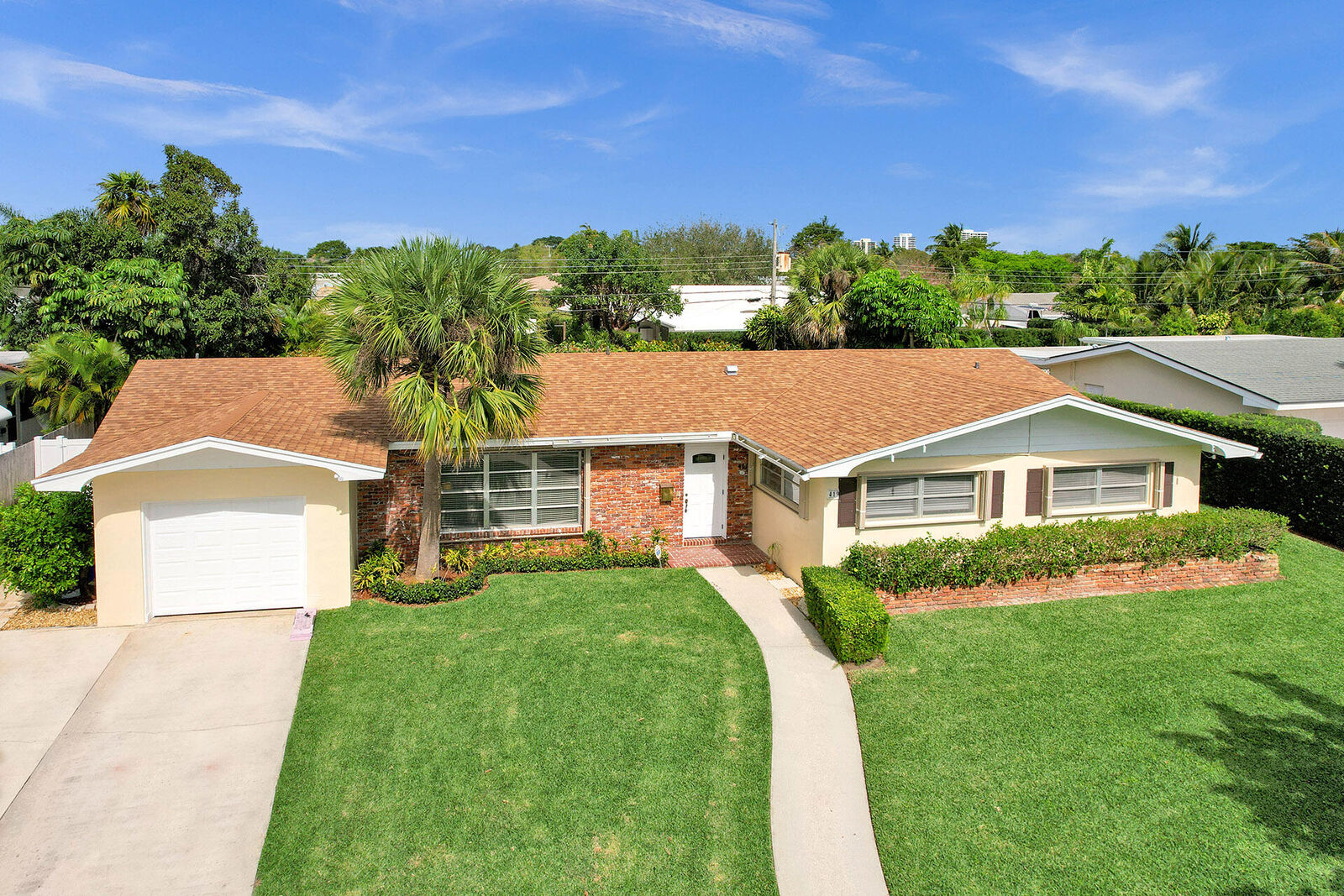 Property Photo:  419 Marlin Road  FL 33408 