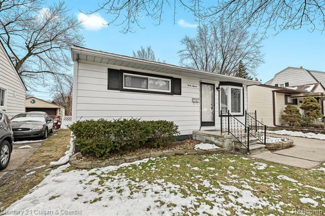 Property Photo:  4011 Parker Street  MI 48125 